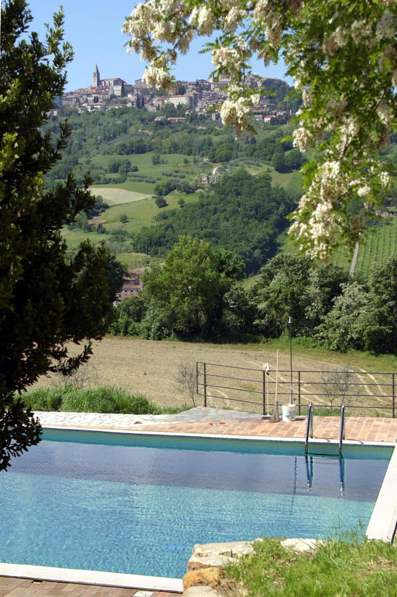 Agriturismo Casale Delle Lucrezie Todi Exterior foto